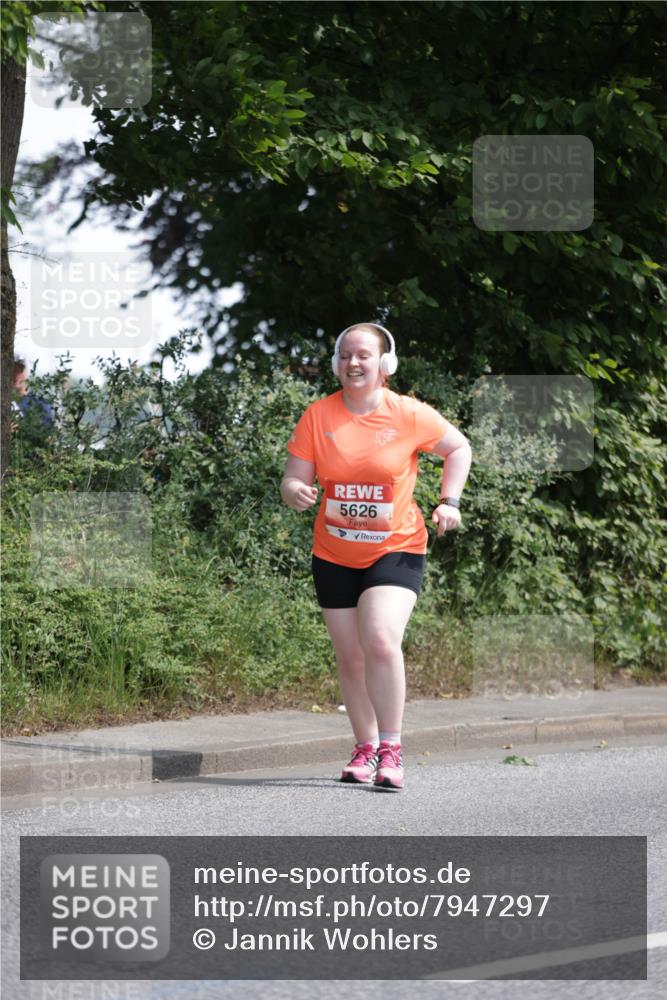 15.06.2025 - REWE Women's Run Jannik Wohlers http://msf.ph/oto/7947297 15.06.2025 10:22:24 Laufen 5626 meine-sportfotos.de