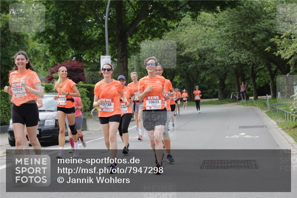 15.06.2025 - REWE Women's Run Jannik Wohlers http://msf.ph/oto/7947298 15.06.2025 08:30:26 Laufen 10024, 10308, 10735, 548, 10633, 6 meine-sportfotos.de