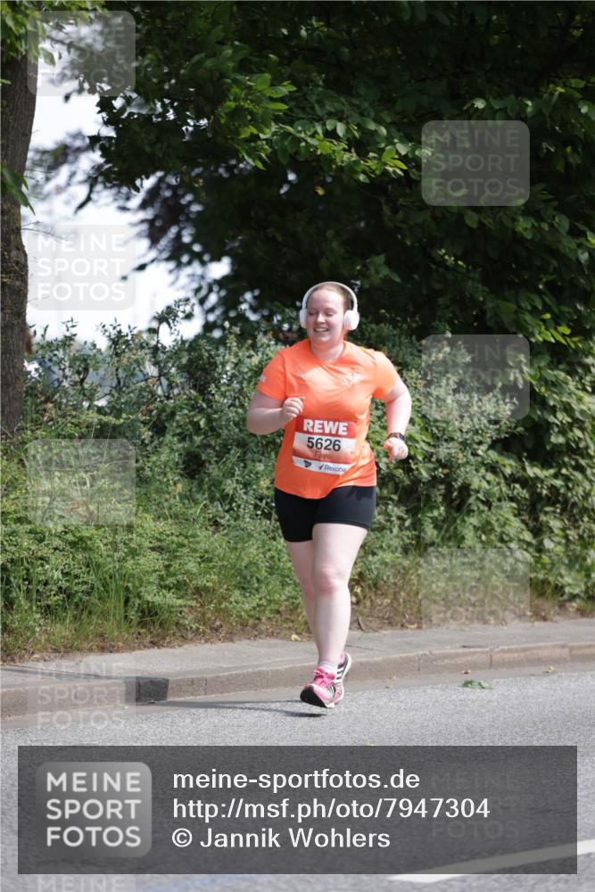 15.06.2025 - REWE Women's Run Jannik Wohlers http://msf.ph/oto/7947304 15.06.2025 10:22:24 Laufen 5626 meine-sportfotos.de
