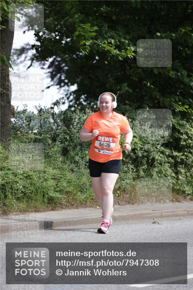 15.06.2025 - REWE Women's Run Jannik Wohlers http://msf.ph/oto/7947308 15.06.2025 10:22:24 Laufen 5626 meine-sportfotos.de