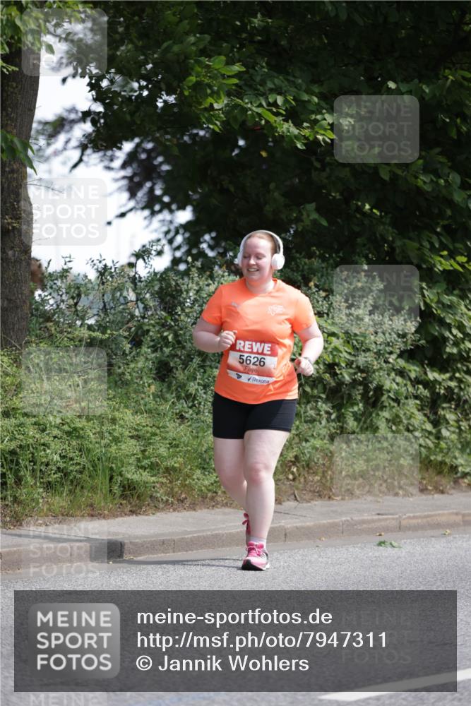 15.06.2025 - REWE Women's Run Jannik Wohlers http://msf.ph/oto/7947311 15.06.2025 10:22:24 Laufen 5626 meine-sportfotos.de
