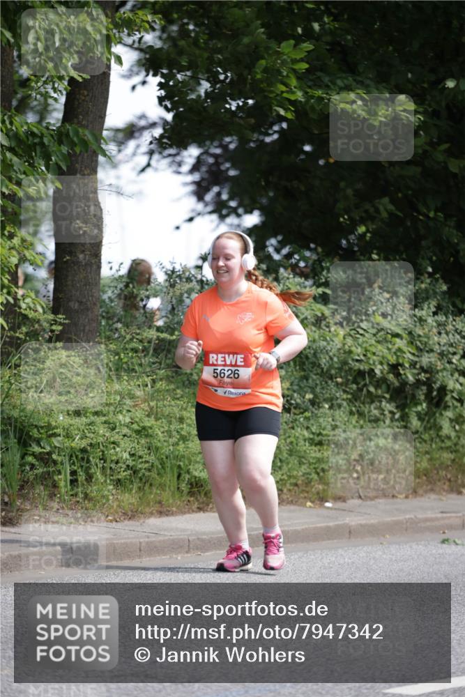 15.06.2025 - REWE Women's Run Jannik Wohlers http://msf.ph/oto/7947342 15.06.2025 10:22:25 Laufen 5626 meine-sportfotos.de