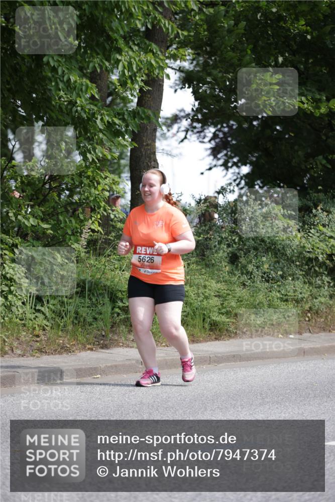 15.06.2025 - REWE Women's Run Jannik Wohlers http://msf.ph/oto/7947374 15.06.2025 10:22:25 Laufen 5626 meine-sportfotos.de