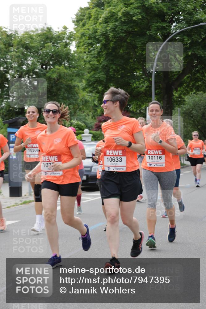 15.06.2025 - REWE Women's Run Jannik Wohlers http://msf.ph/oto/7947395 15.06.2025 08:30:28 Laufen 10308, 1073, 10633, 10116, 10412 meine-sportfotos.de