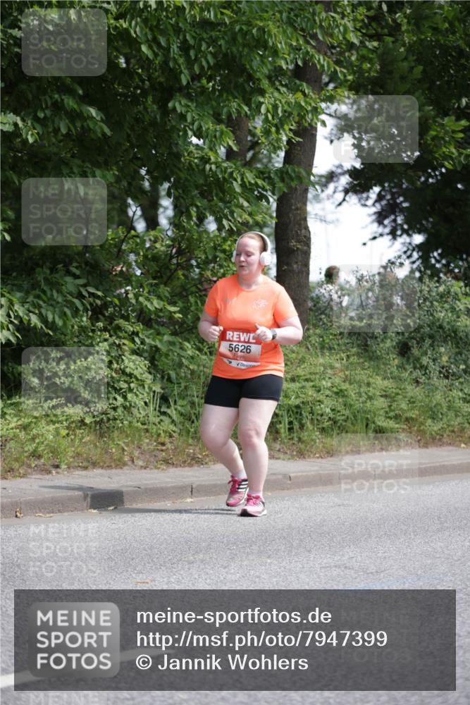 15.06.2025 - REWE Women's Run Jannik Wohlers http://msf.ph/oto/7947399 15.06.2025 10:22:26 Laufen 5626 meine-sportfotos.de