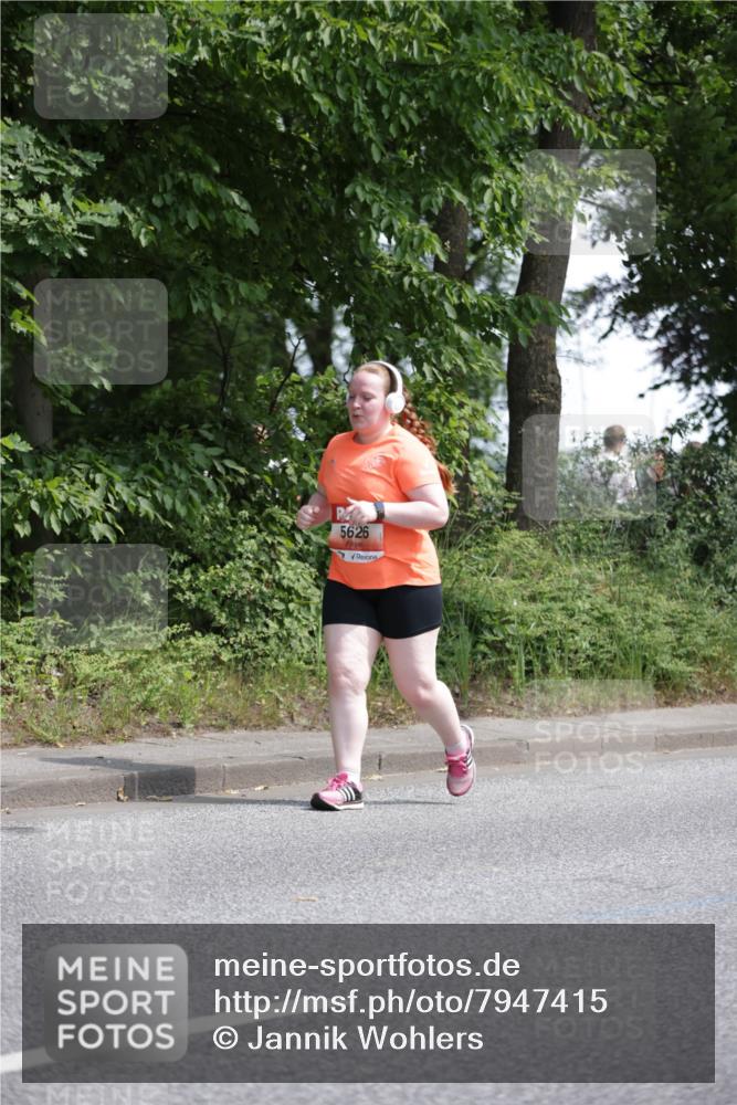 15.06.2025 - REWE Women's Run Jannik Wohlers http://msf.ph/oto/7947415 15.06.2025 10:22:26 Laufen 5626 meine-sportfotos.de