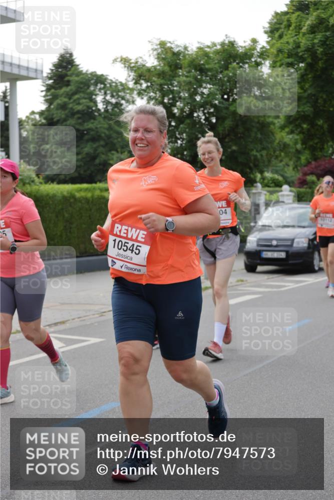 15.06.2025 - REWE Women's Run Jannik Wohlers http://msf.ph/oto/7947573 15.06.2025 08:30:31 Laufen 5, 10545, 8, 04, 10112 meine-sportfotos.de
