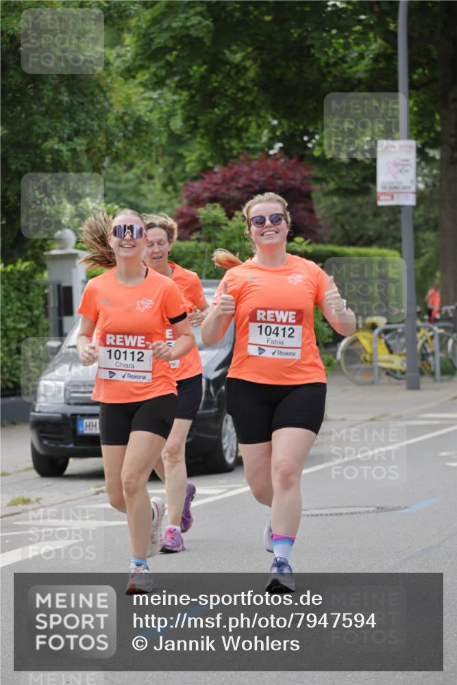 15.06.2025 - REWE Women's Run Jannik Wohlers http://msf.ph/oto/7947594 15.06.2025 08:30:32 Laufen 10112, 10412 meine-sportfotos.de