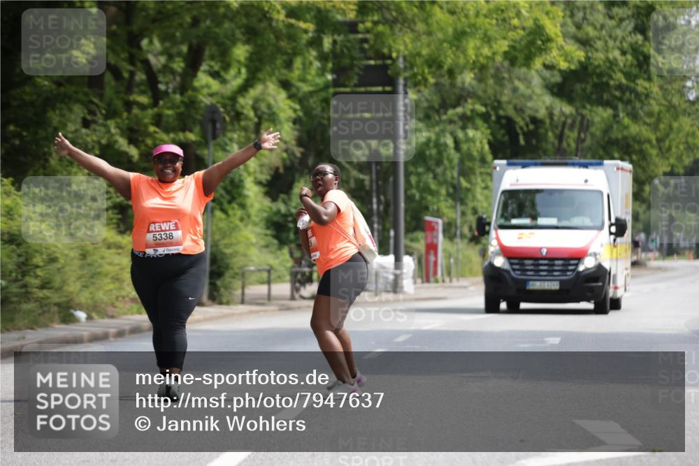15.06.2025 - REWE Women's Run Jannik Wohlers http://msf.ph/oto/7947637 15.06.2025 10:23:47 Laufen 5338 meine-sportfotos.de