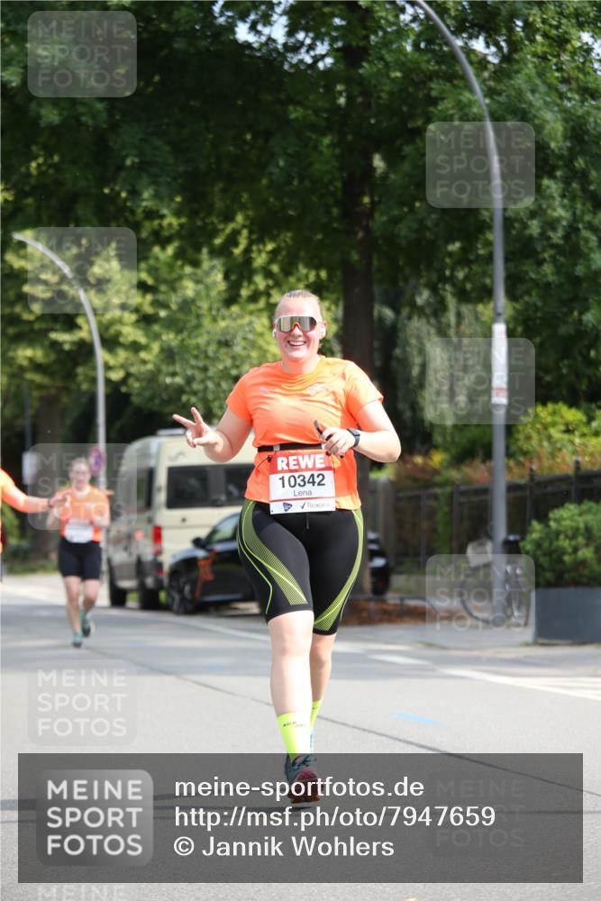 15.06.2025 - REWE Women's Run Jannik Wohlers http://msf.ph/oto/7947659 15.06.2025 09:46:02 Laufen 10342 meine-sportfotos.de
