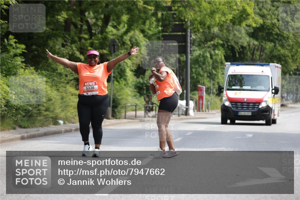 15.06.2025 - REWE Women's Run Jannik Wohlers http://msf.ph/oto/7947662 15.06.2025 10:23:47 Laufen 5338, 4249 meine-sportfotos.de