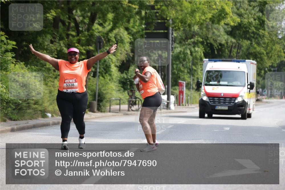 15.06.2025 - REWE Women's Run Jannik Wohlers http://msf.ph/oto/7947690 15.06.2025 10:23:47 Laufen 5338, 4249 meine-sportfotos.de