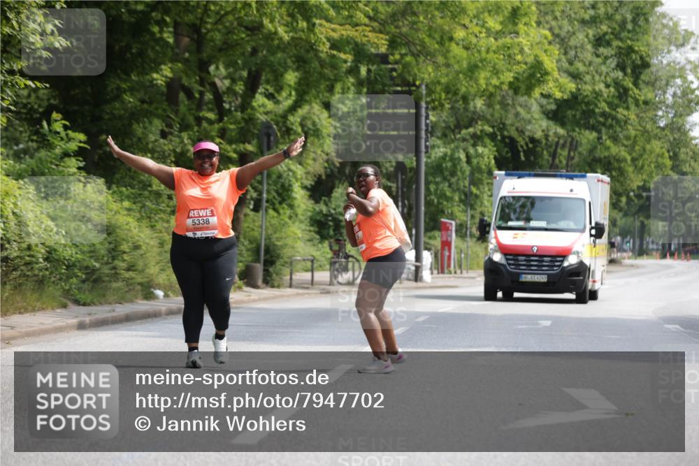 15.06.2025 - REWE Women's Run Jannik Wohlers http://msf.ph/oto/7947702 15.06.2025 10:23:48 Laufen 5338, 4249 meine-sportfotos.de