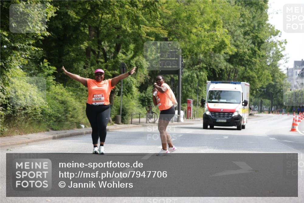 15.06.2025 - REWE Women's Run Jannik Wohlers http://msf.ph/oto/7947706 15.06.2025 10:23:48 Laufen 5338, 4249 meine-sportfotos.de