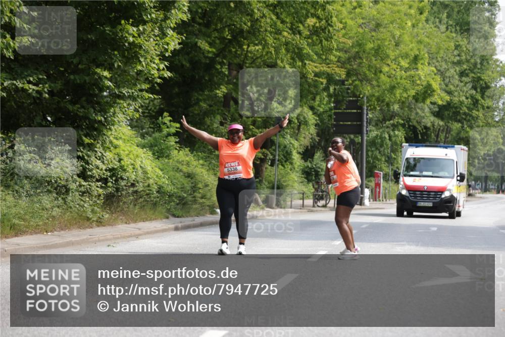 15.06.2025 - REWE Women's Run Jannik Wohlers http://msf.ph/oto/7947725 15.06.2025 10:23:48 Laufen 5338, 4249 meine-sportfotos.de