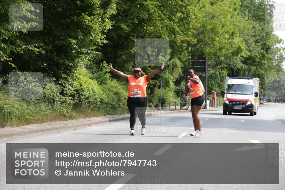 15.06.2025 - REWE Women's Run Jannik Wohlers http://msf.ph/oto/7947743 15.06.2025 10:23:48 Laufen 5338 meine-sportfotos.de
