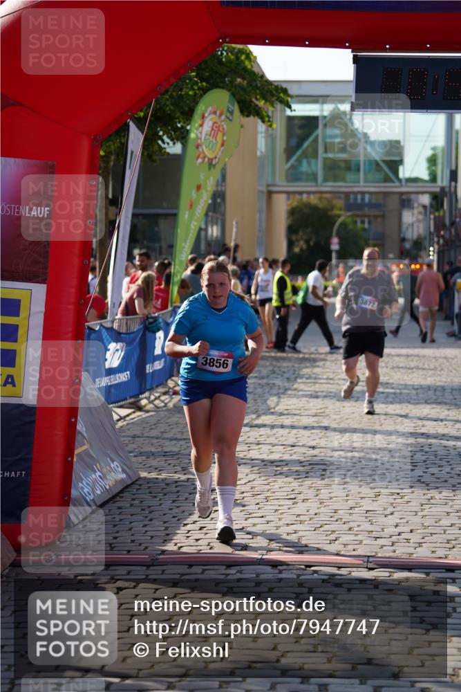 13.06.2025 - Holstenköstenlauf Felixshl http://msf.ph/oto/7947747 13.06.2025 18:15:43 Laufen 2984, 3856, 3872 meine-sportfotos.de