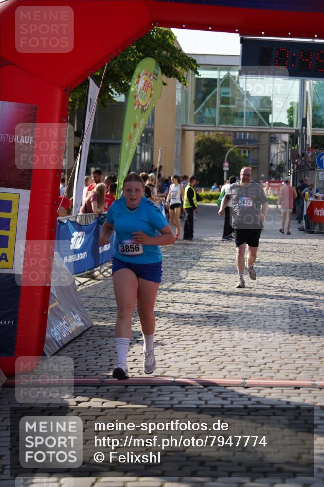 13.06.2025 - Holstenköstenlauf Felixshl http://msf.ph/oto/7947774 13.06.2025 18:15:44 Laufen 2984, 3856, 3872 meine-sportfotos.de