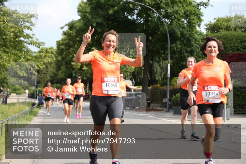 15.06.2025 - REWE Women's Run Jannik Wohlers http://msf.ph/oto/7947793 15.06.2025 09:46:09 Laufen 10649, 07, 10315 meine-sportfotos.de