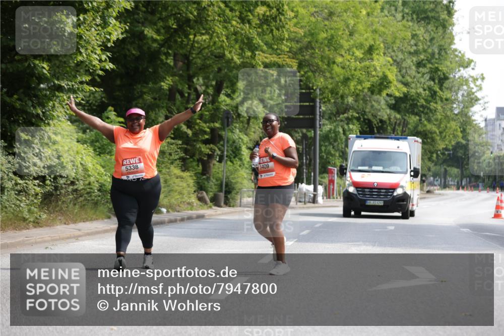 15.06.2025 - REWE Women's Run Jannik Wohlers http://msf.ph/oto/7947800 15.06.2025 10:23:50 Laufen 5338, 5409, 4249 meine-sportfotos.de