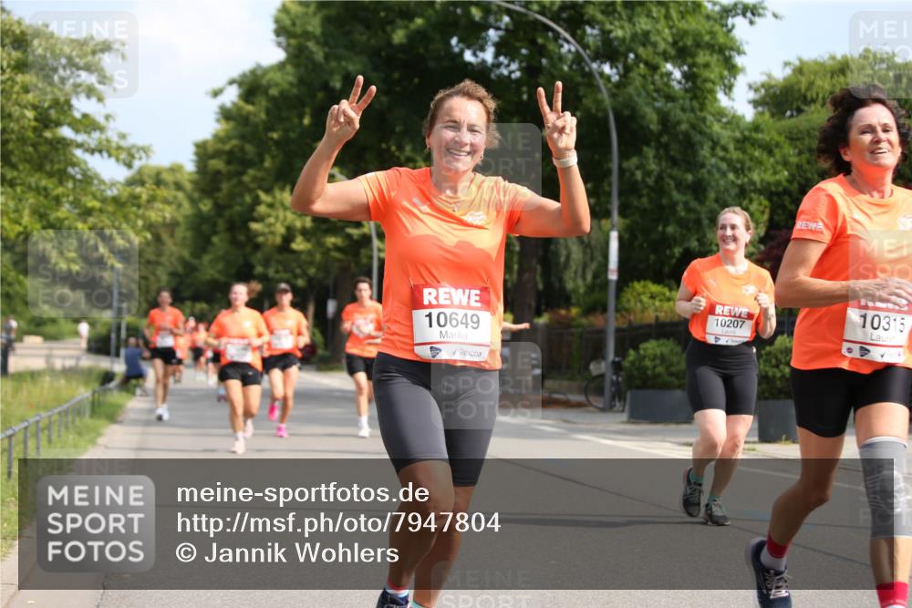 15.06.2025 - REWE Women's Run Jannik Wohlers http://msf.ph/oto/7947804 15.06.2025 09:46:09 Laufen 10649, 10207, 10315 meine-sportfotos.de