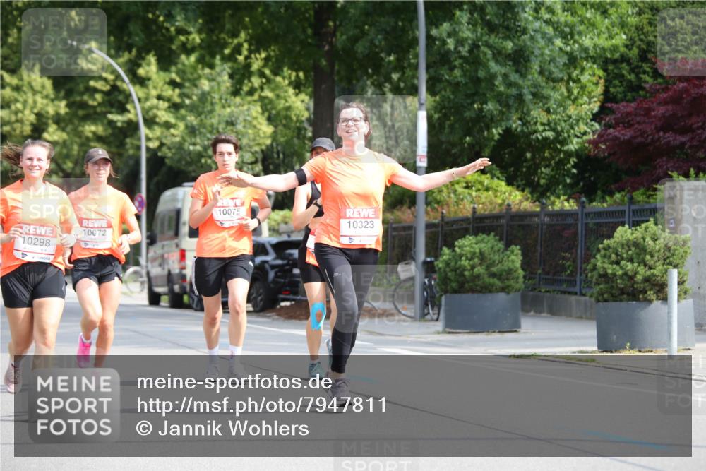 15.06.2025 - REWE Women's Run Jannik Wohlers http://msf.ph/oto/7947811 15.06.2025 09:46:11 Laufen 10298, 10075, 10072, 10323 meine-sportfotos.de