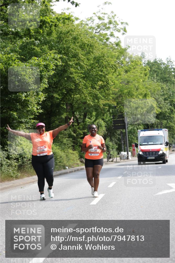 15.06.2025 - REWE Women's Run Jannik Wohlers http://msf.ph/oto/7947813 15.06.2025 10:23:51 Laufen 5338, 09, 4249 meine-sportfotos.de