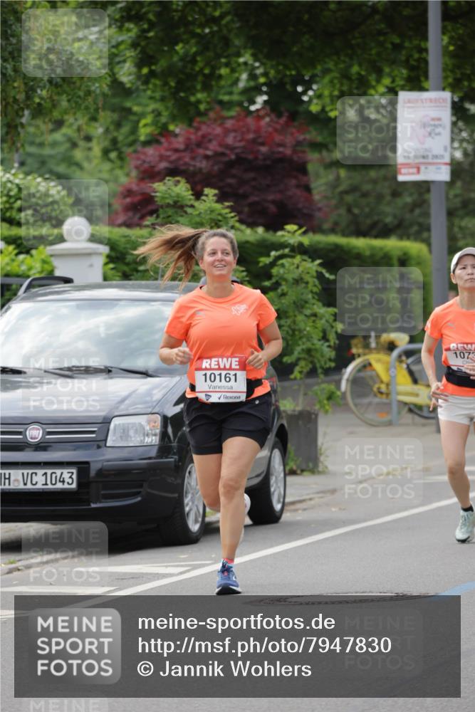 15.06.2025 - REWE Women's Run Jannik Wohlers http://msf.ph/oto/7947830 15.06.2025 08:30:37 Laufen 1043, 10161, 1073 meine-sportfotos.de