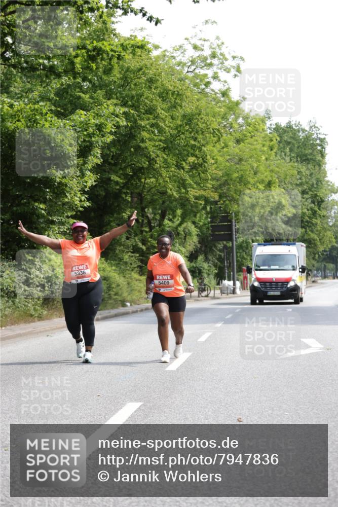 15.06.2025 - REWE Women's Run Jannik Wohlers http://msf.ph/oto/7947836 15.06.2025 10:23:52 Laufen 5338, 5409 meine-sportfotos.de