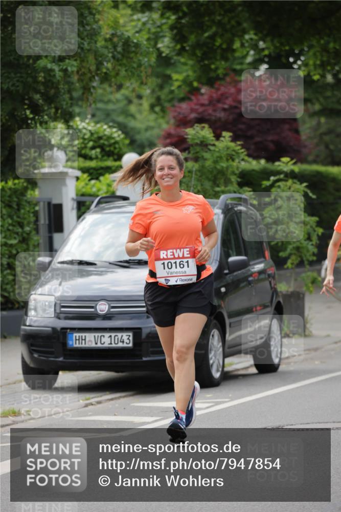 15.06.2025 - REWE Women's Run Jannik Wohlers http://msf.ph/oto/7947854 15.06.2025 08:30:37 Laufen 1043, 10161 meine-sportfotos.de