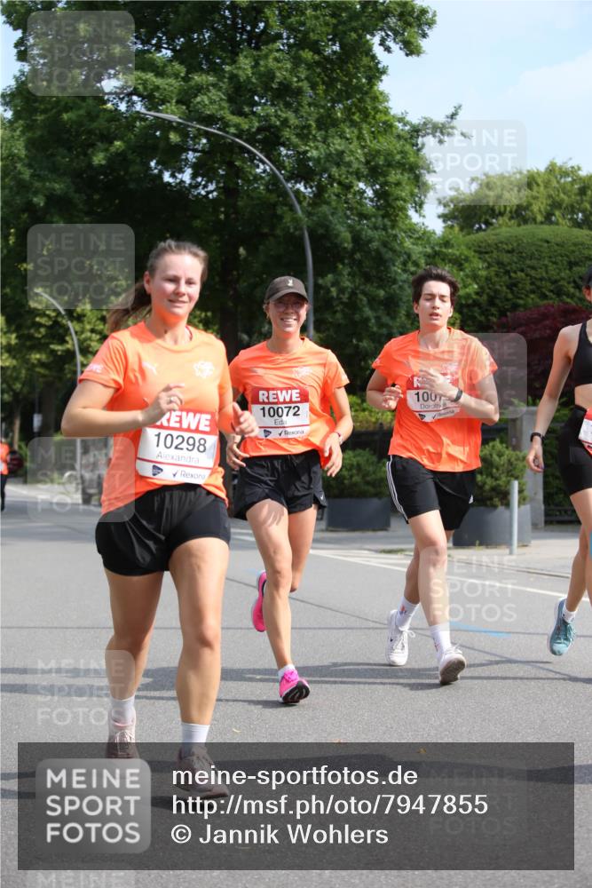 15.06.2025 - REWE Women's Run Jannik Wohlers http://msf.ph/oto/7947855 15.06.2025 09:46:13 Laufen 10298, 10072, 100 meine-sportfotos.de