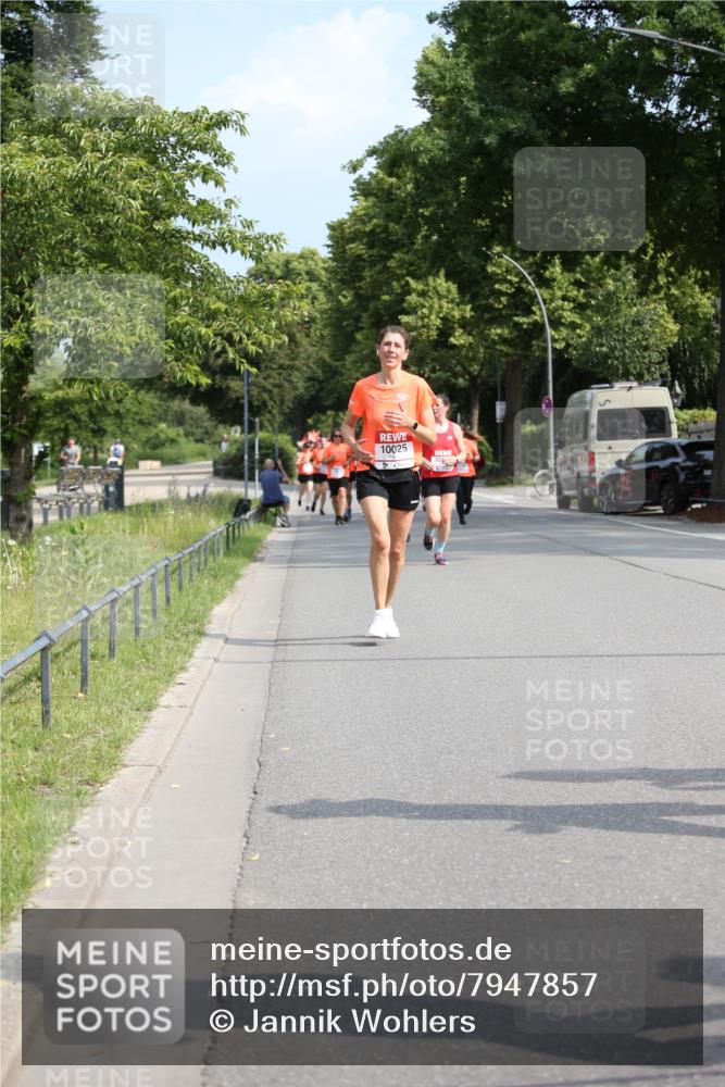 15.06.2025 - REWE Women's Run Jannik Wohlers http://msf.ph/oto/7947857 15.06.2025 09:46:14 Laufen 10025 meine-sportfotos.de