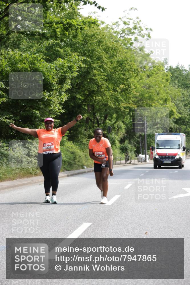 15.06.2025 - REWE Women's Run Jannik Wohlers http://msf.ph/oto/7947865 15.06.2025 10:23:52 Laufen 5338, 409 meine-sportfotos.de