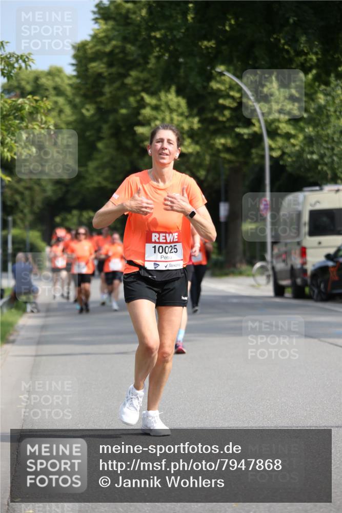 15.06.2025 - REWE Women's Run Jannik Wohlers http://msf.ph/oto/7947868 15.06.2025 09:46:15 Laufen 10025 meine-sportfotos.de