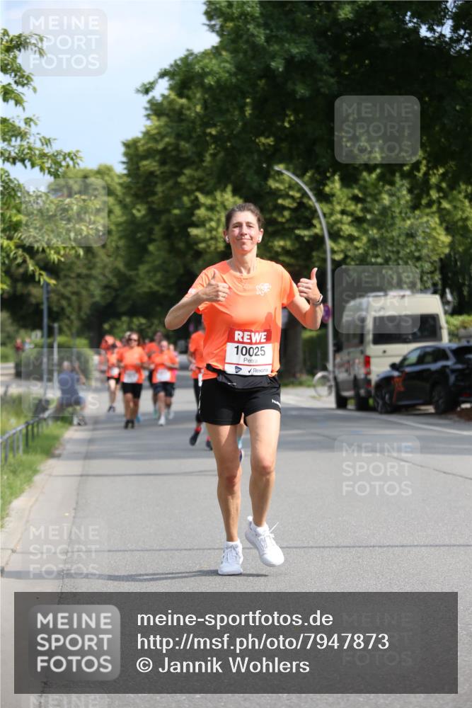 15.06.2025 - REWE Women's Run Jannik Wohlers http://msf.ph/oto/7947873 15.06.2025 09:46:15 Laufen 10025 meine-sportfotos.de