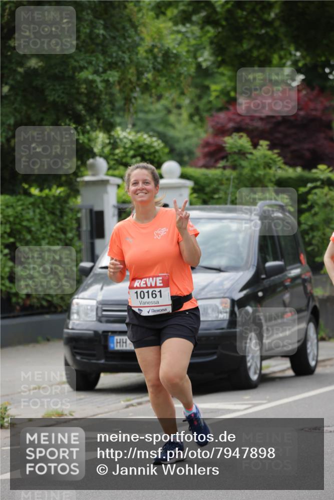 15.06.2025 - REWE Women's Run Jannik Wohlers http://msf.ph/oto/7947898 15.06.2025 08:30:38 Laufen 10161 meine-sportfotos.de