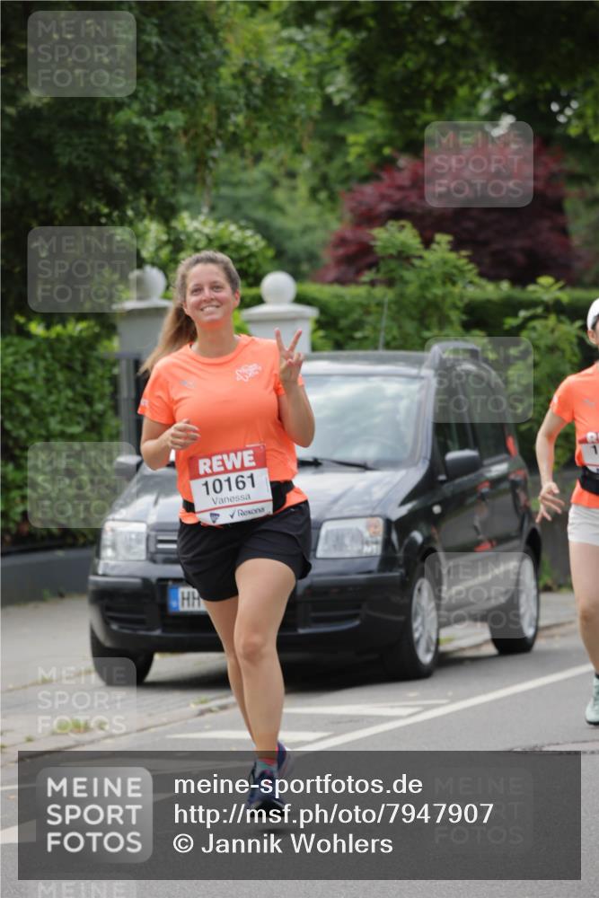 15.06.2025 - REWE Women's Run Jannik Wohlers http://msf.ph/oto/7947907 15.06.2025 08:30:38 Laufen 10161 meine-sportfotos.de