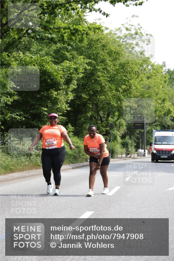 15.06.2025 - REWE Women's Run Jannik Wohlers http://msf.ph/oto/7947908 15.06.2025 10:23:53 Laufen 5338, 5409 meine-sportfotos.de