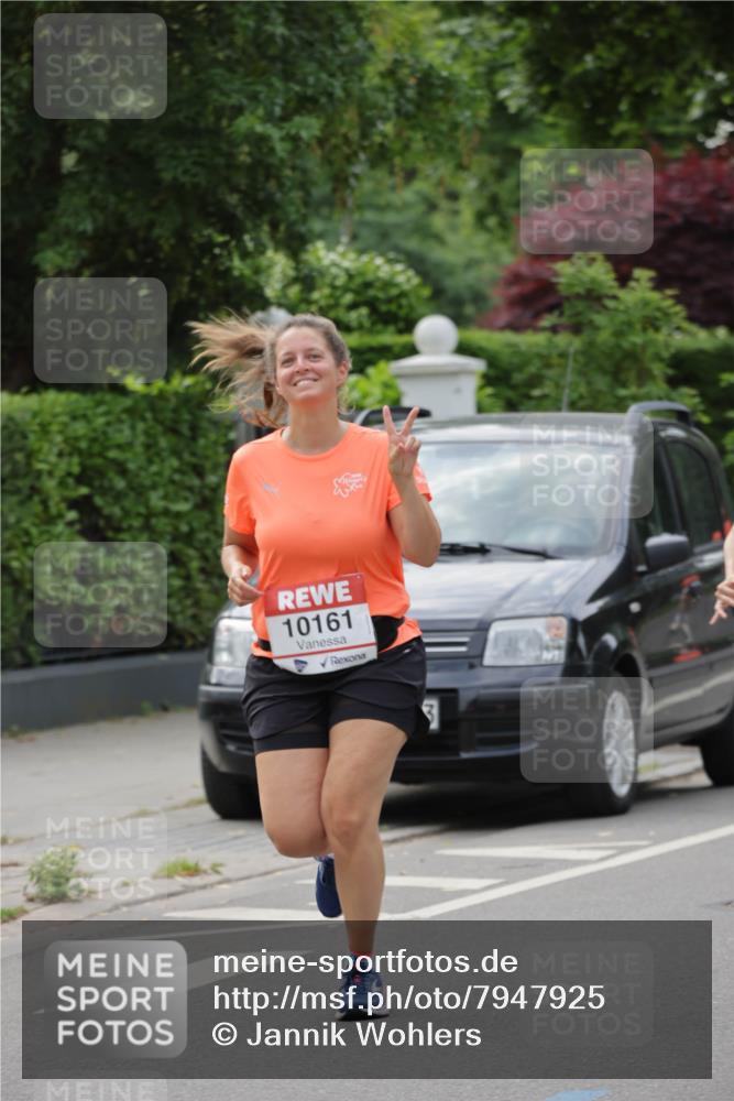 15.06.2025 - REWE Women's Run Jannik Wohlers http://msf.ph/oto/7947925 15.06.2025 08:30:38 Laufen 10161 meine-sportfotos.de