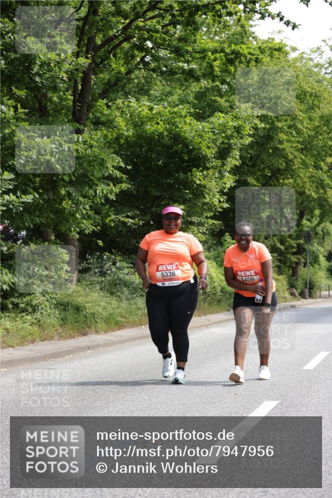 15.06.2025 - REWE Women's Run Jannik Wohlers http://msf.ph/oto/7947956 15.06.2025 10:23:54 Laufen 5338, 5409 meine-sportfotos.de