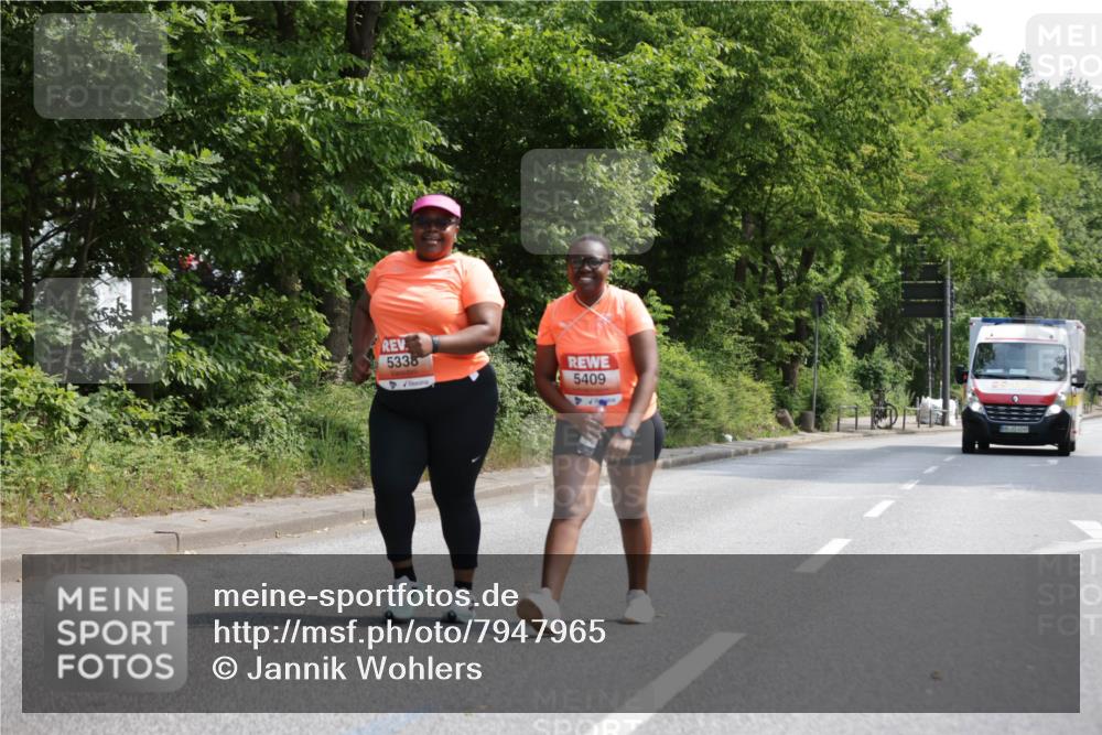 15.06.2025 - REWE Women's Run Jannik Wohlers http://msf.ph/oto/7947965 15.06.2025 10:23:55 Laufen 5338, 5409 meine-sportfotos.de