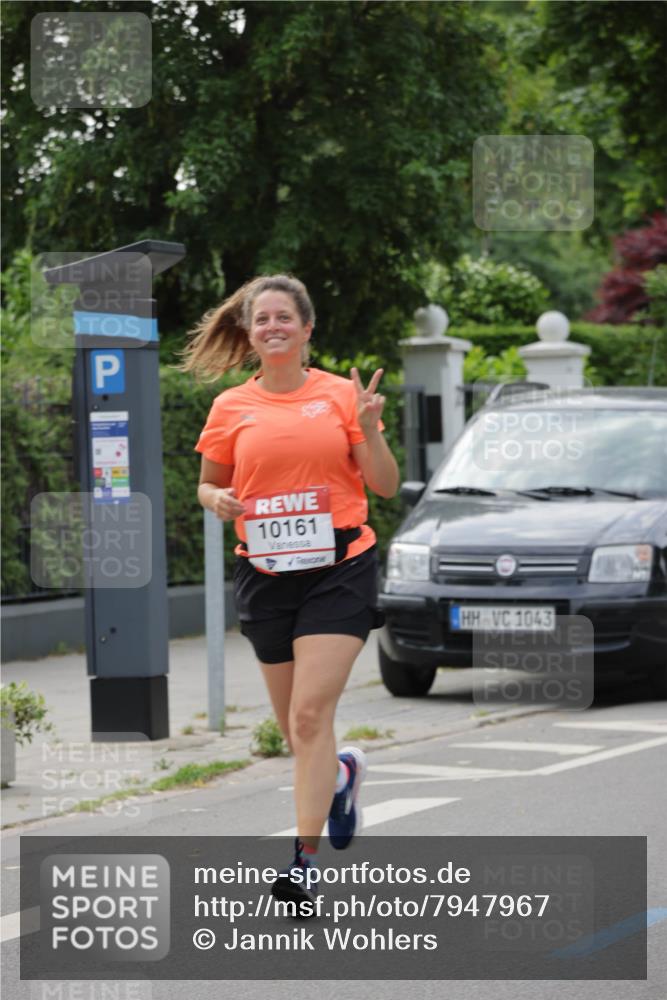 15.06.2025 - REWE Women's Run Jannik Wohlers http://msf.ph/oto/7947967 15.06.2025 08:30:39 Laufen 10161, 1043 meine-sportfotos.de