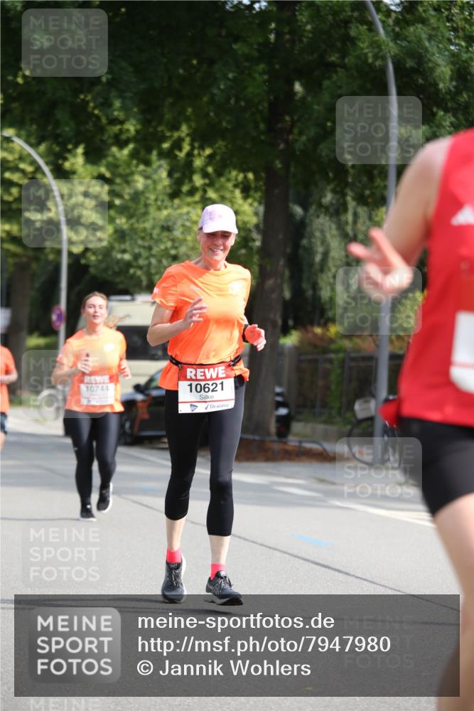 15.06.2025 - REWE Women's Run Jannik Wohlers http://msf.ph/oto/7947980 15.06.2025 09:46:20 Laufen 10744, 10621 meine-sportfotos.de