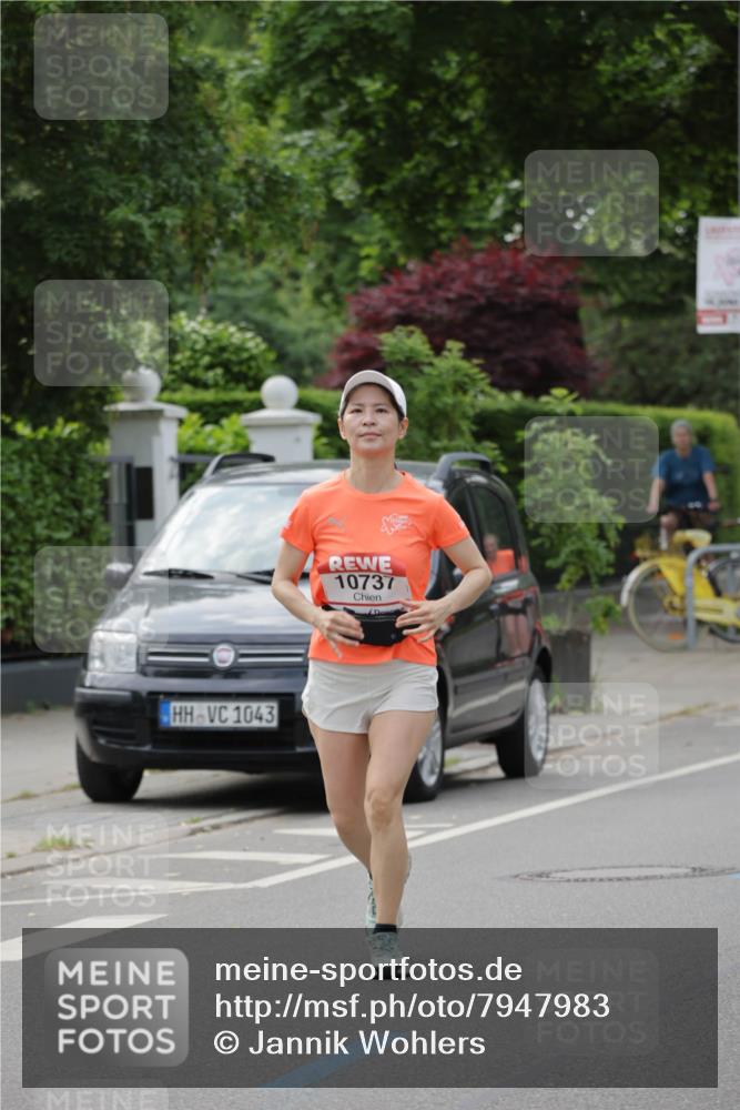 15.06.2025 - REWE Women's Run Jannik Wohlers http://msf.ph/oto/7947983 15.06.2025 08:30:40 Laufen 1043, 10737 meine-sportfotos.de