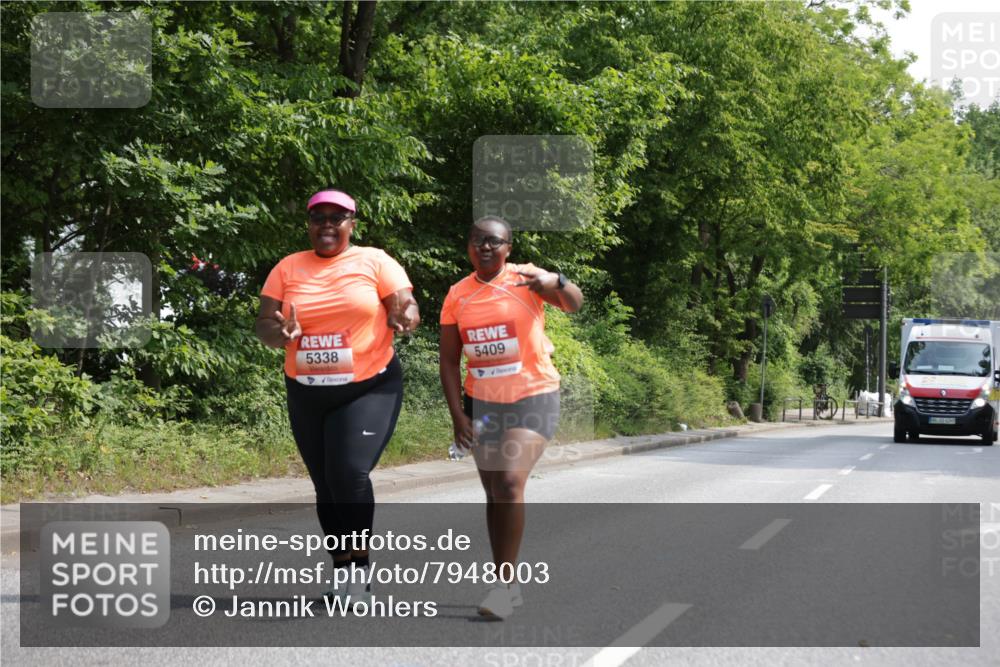 15.06.2025 - REWE Women's Run Jannik Wohlers http://msf.ph/oto/7948003 15.06.2025 10:23:55 Laufen 5338, 5409 meine-sportfotos.de