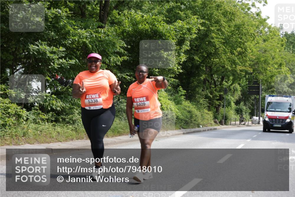 15.06.2025 - REWE Women's Run Jannik Wohlers http://msf.ph/oto/7948010 15.06.2025 10:23:55 Laufen 5338, 5409 meine-sportfotos.de