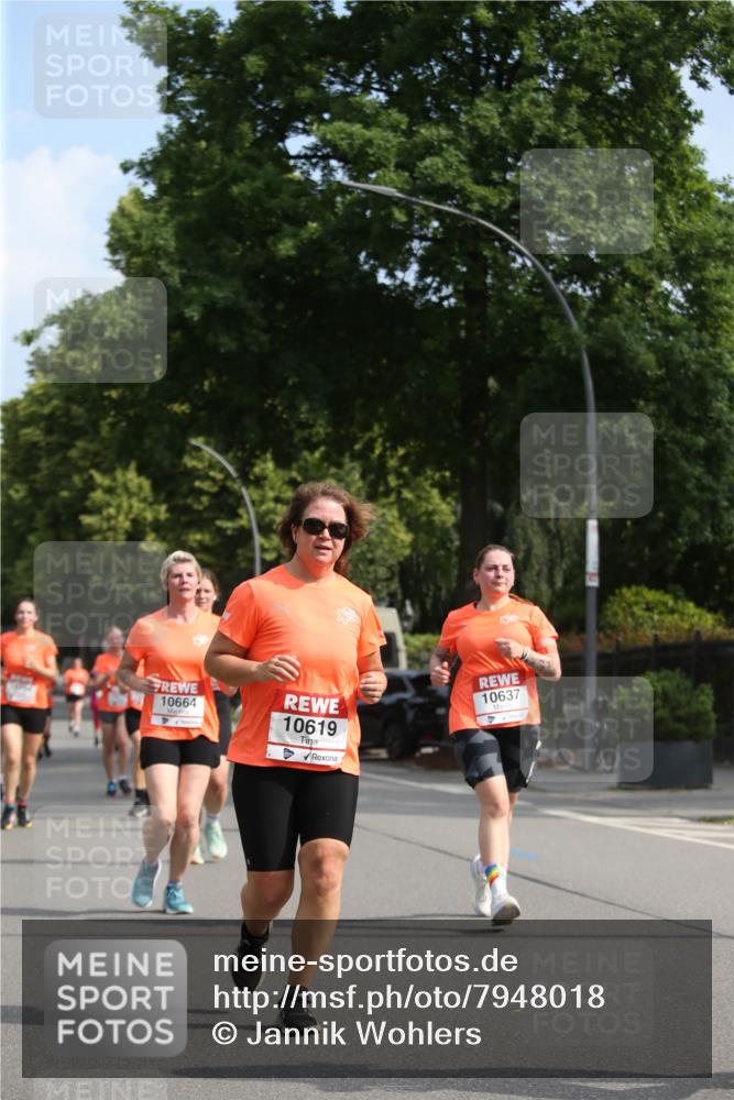 15.06.2025 - REWE Women's Run Jannik Wohlers http://msf.ph/oto/7948018 15.06.2025 09:46:24 Laufen 10664, 10619, 10637 meine-sportfotos.de