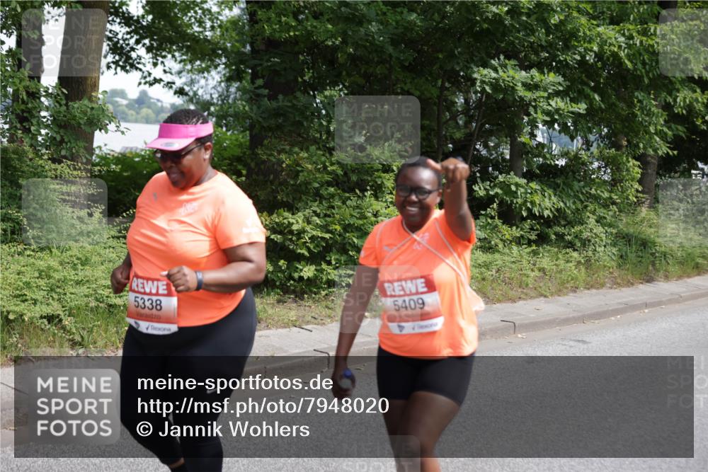 15.06.2025 - REWE Women's Run Jannik Wohlers http://msf.ph/oto/7948020 15.06.2025 10:23:57 Laufen 5338, 5409 meine-sportfotos.de
