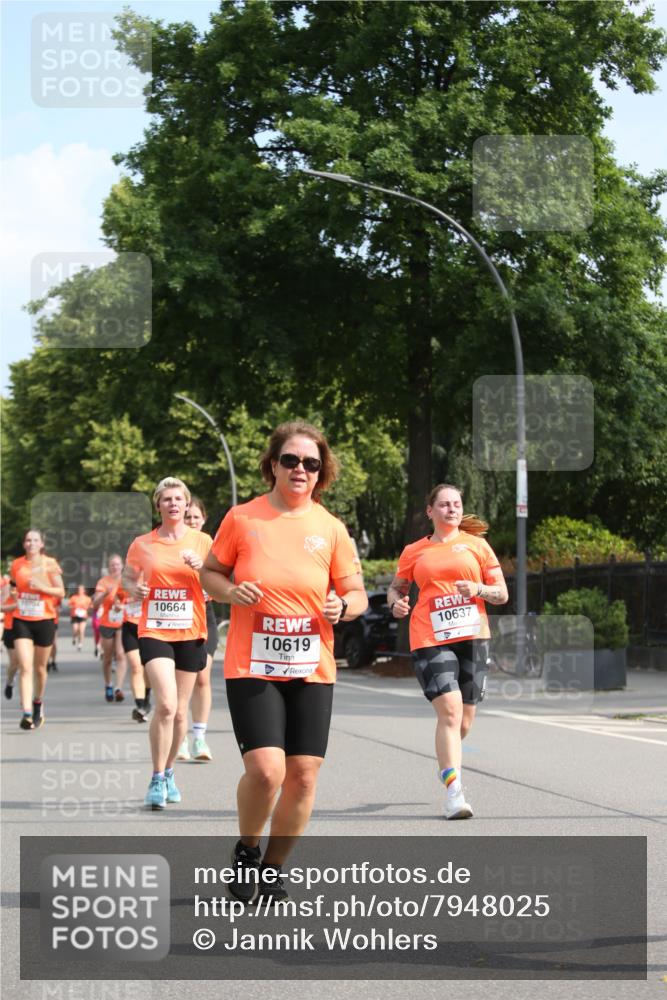 15.06.2025 - REWE Women's Run Jannik Wohlers http://msf.ph/oto/7948025 15.06.2025 09:46:24 Laufen 10704, 10664, 10637, 10619 meine-sportfotos.de