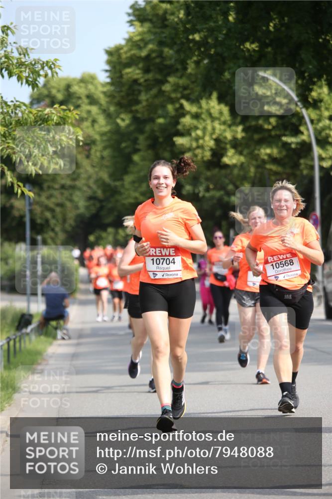 15.06.2025 - REWE Women's Run Jannik Wohlers http://msf.ph/oto/7948088 15.06.2025 09:46:27 Laufen 10704, 10568 meine-sportfotos.de